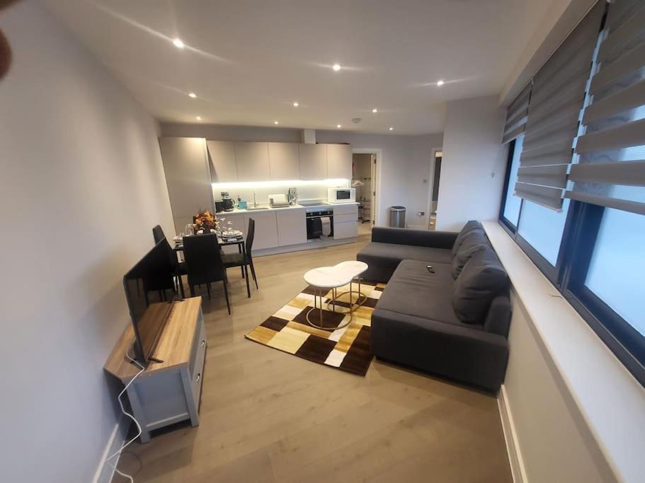 Entire Reigate Apartment Hosted By Pius Luaran gambar