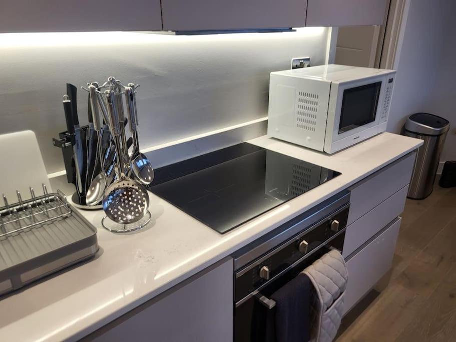 Entire Reigate Apartment Hosted By Pius Luaran gambar