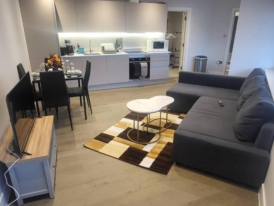 Entire Reigate Apartment Hosted By Pius Luaran gambar