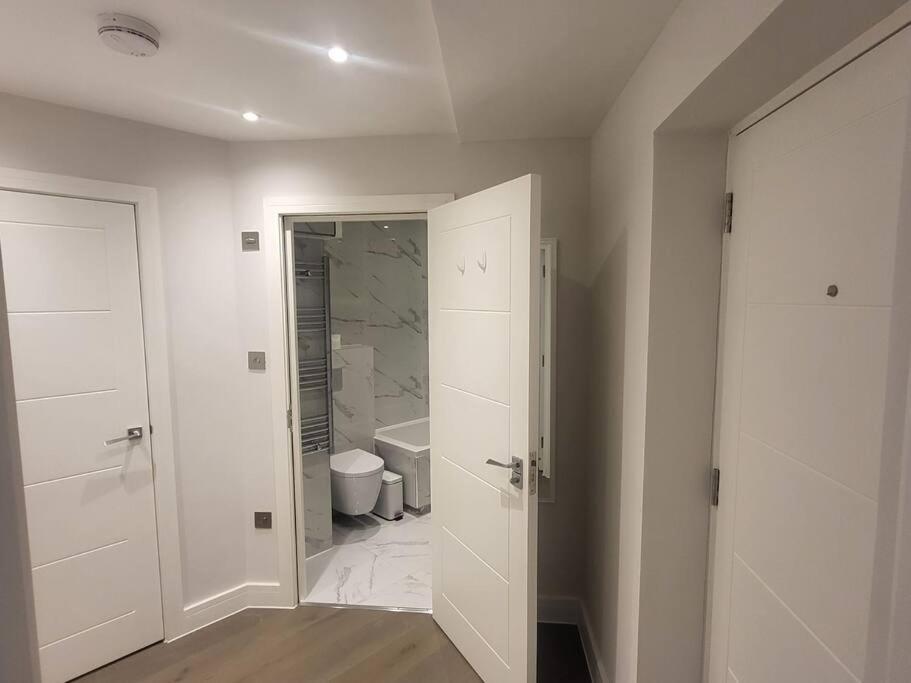 Entire Reigate Apartment Hosted By Pius Luaran gambar
